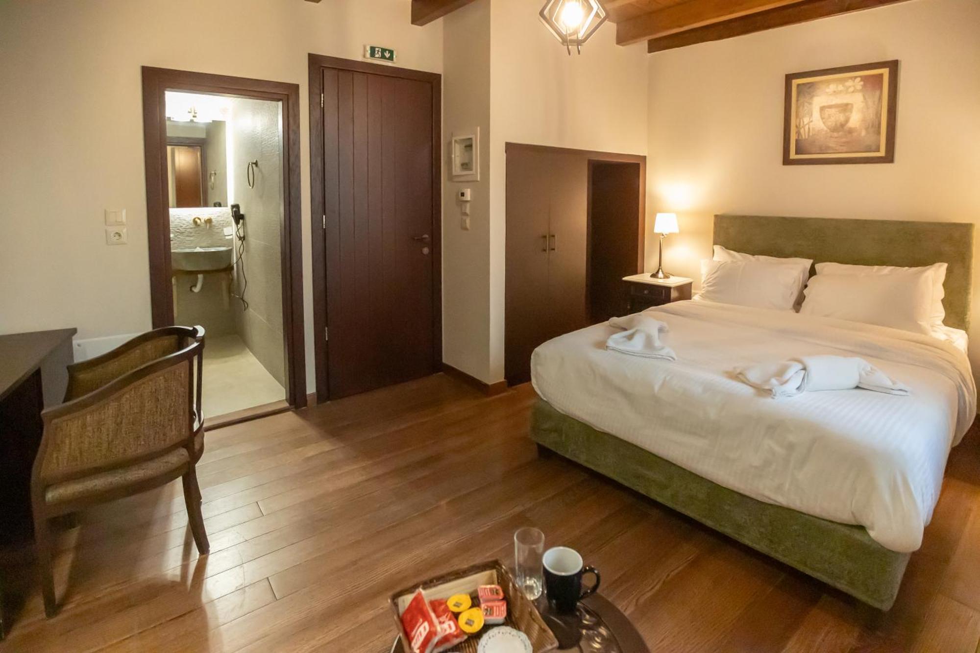 Guesthouse Lousios Димицана Екстериор снимка